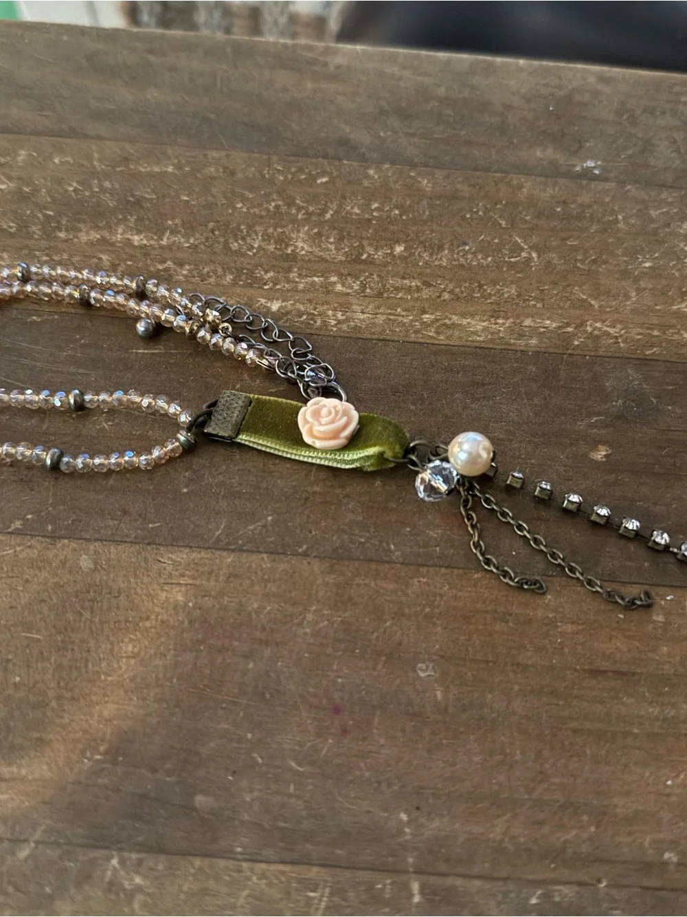 Victorian glass bead ribbon and rose pendant choker necklace - Picture 4 of 5